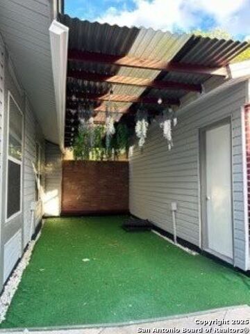 Image 10 of 26 For 6827 Maple Springs