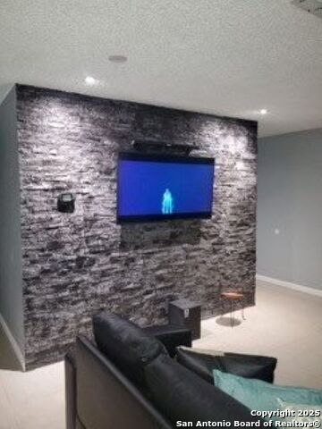 Image 5 of 26 For 6827 Maple Springs