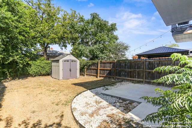 Image 15 of 17 For 419 Cactus 102