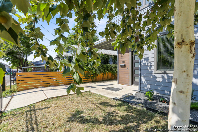 Image 16 of 17 For 419 Cactus 102