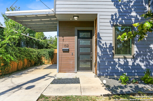 Image 17 of 17 For 419 Cactus 102