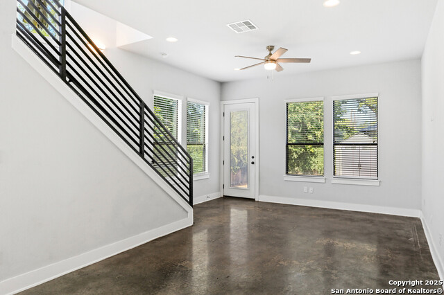 Image 6 of 17 For 419 Cactus 102