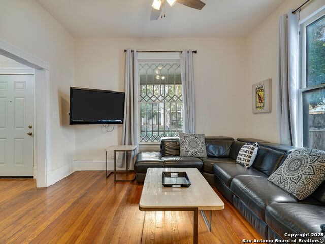 Image 11 of 35 For 115 Courtland Place E