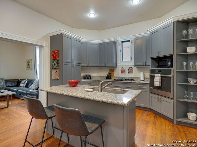 Image 13 of 35 For 115 Courtland Place E