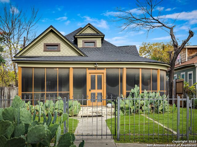 Image 2 of 35 For 115 Courtland Place E