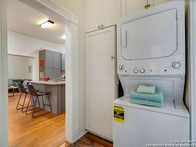 Image 27 of 35 For 115 Courtland Place E