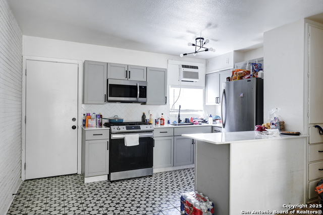 Image 18 of 30 For 501 Westwood