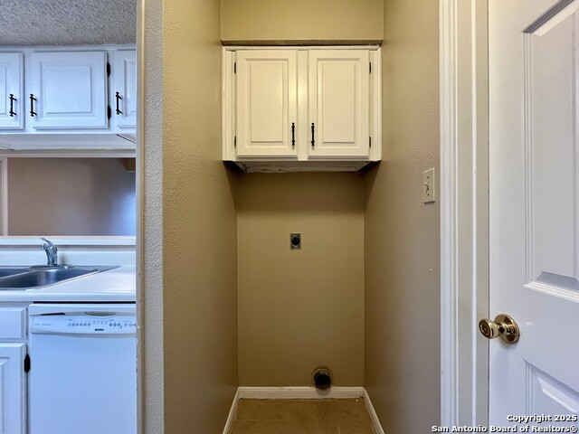 Image 11 of 36 For 4839 Brandeis St  121