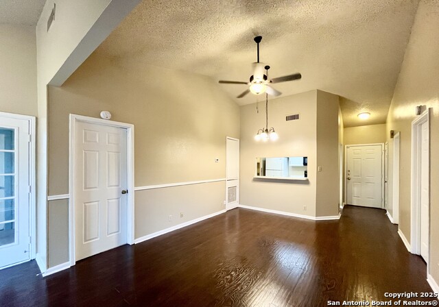 Image 17 of 36 For 4839 Brandeis St  121