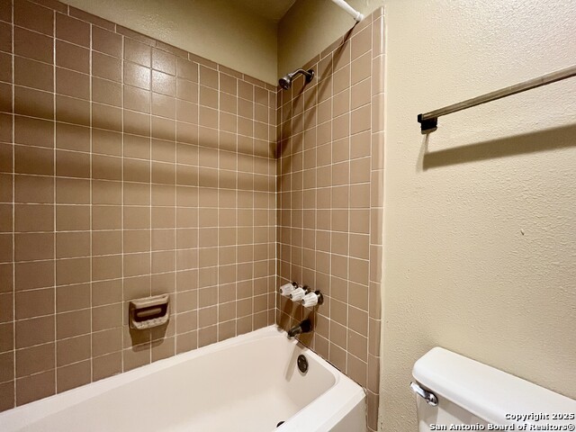 Image 26 of 36 For 4839 Brandeis St  121
