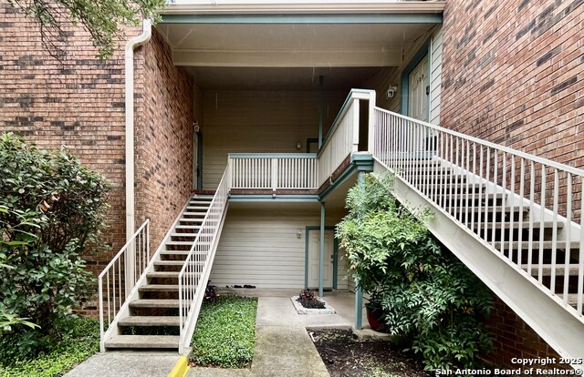 Image 33 of 36 For 4839 Brandeis St  121