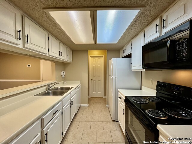 Image 8 of 36 For 4839 Brandeis St  121