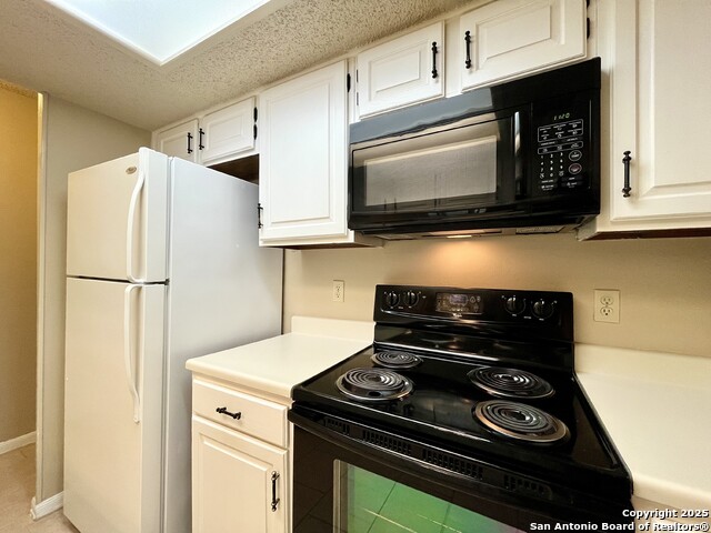 Image 9 of 36 For 4839 Brandeis St  121