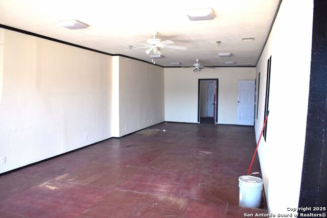 Image 4 of 8 For 1015 Hildebrand Ave W