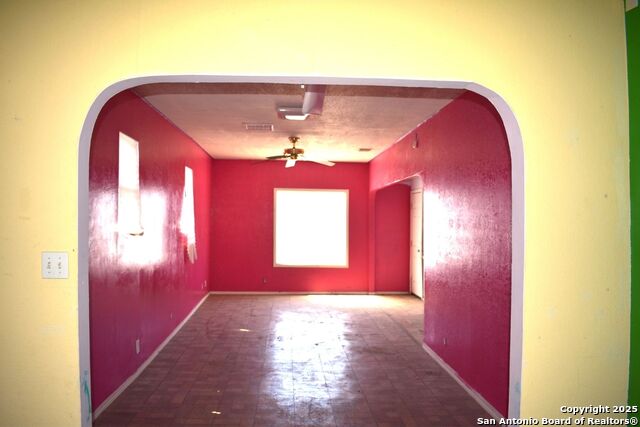 Image 5 of 8 For 1015 Hildebrand Ave W