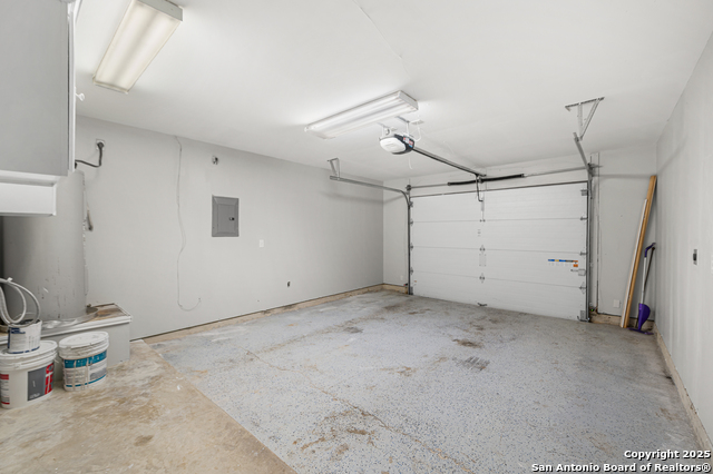 Listing photo id 40 for 8815 Mission Mdw