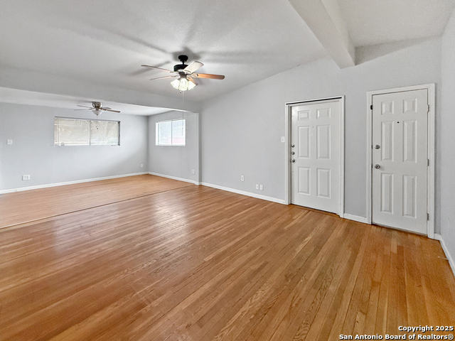 Image 11 of 27 For 310 Radiance Dr