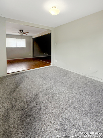 Image 15 of 27 For 310 Radiance Dr