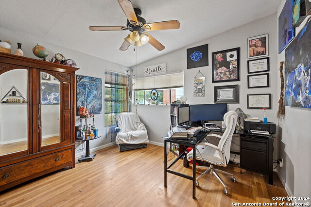 Image 22 of 27 For 310 Radiance Dr