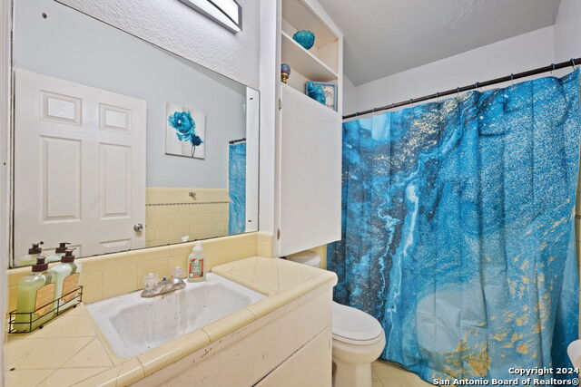 Image 23 of 27 For 310 Radiance Dr