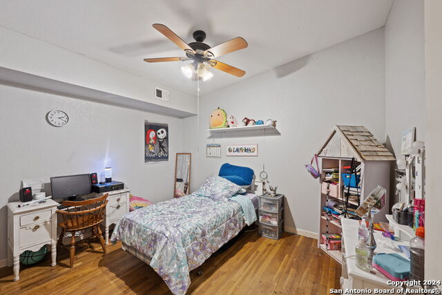 Image 24 of 27 For 310 Radiance Dr