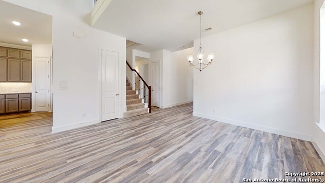 Listing photo id 17 for 152 Lacey Oak