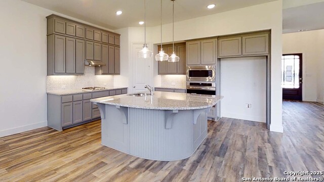 Listing photo id 0 for 152 Lacey Oak