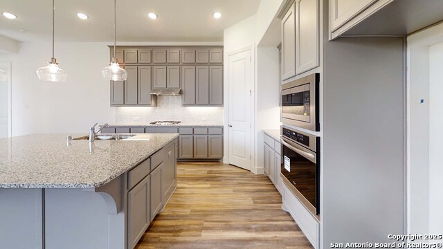Listing photo id 2 for 152 Lacey Oak
