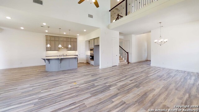 Listing photo id 4 for 152 Lacey Oak