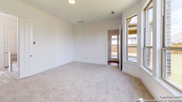 Listing photo id 7 for 152 Lacey Oak