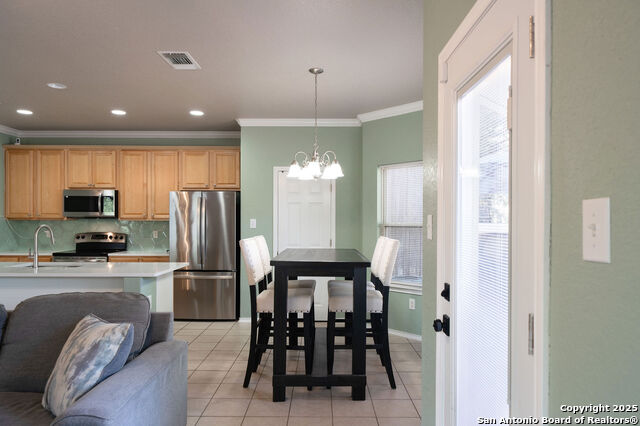 Listing photo id 7 for 13137 Brook Arbor