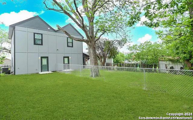 Image 10 of 13 For 707 Runnels Ave