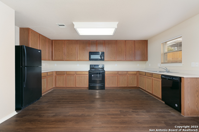 Image 10 of 36 For 12918 Thomas Sumter St
