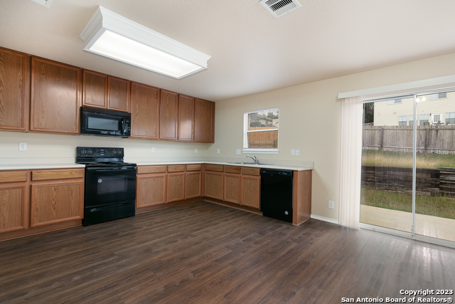 Image 12 of 36 For 12918 Thomas Sumter St