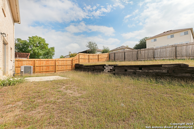 Image 33 of 36 For 12918 Thomas Sumter St