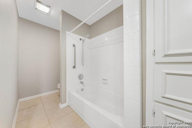 Image 19 of 27 For 201 Ellwood St  111