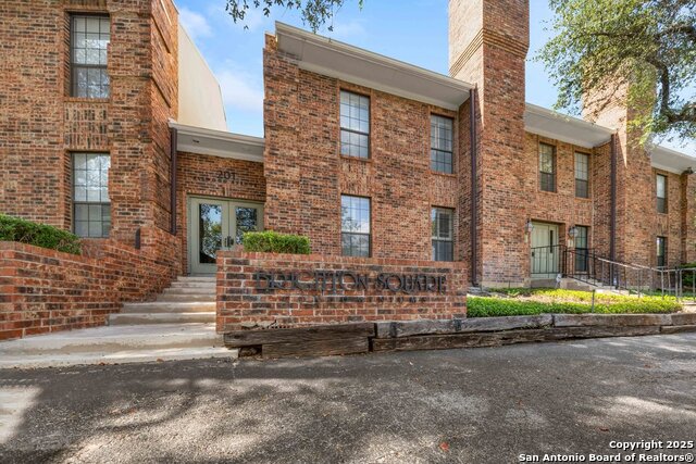 Image 38 of 40 For 201 Ellwood St  111