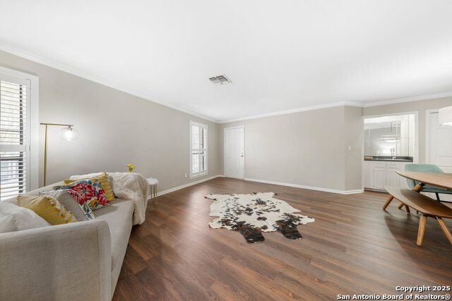 Image 4 of 27 For 201 Ellwood St  111