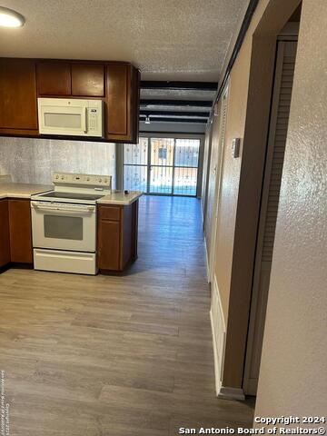 Image 10 of 15 For 6550 Fairdale Dr