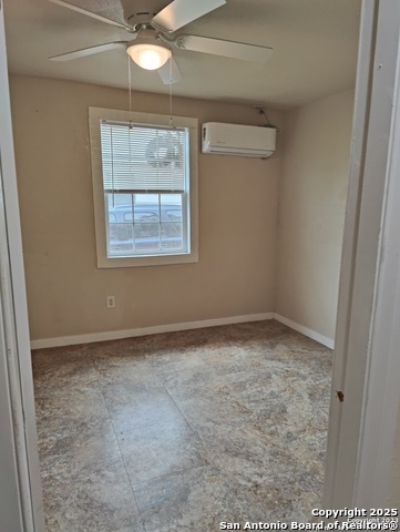 Image 4 of 6 For 1302 W Winnipeg Ave