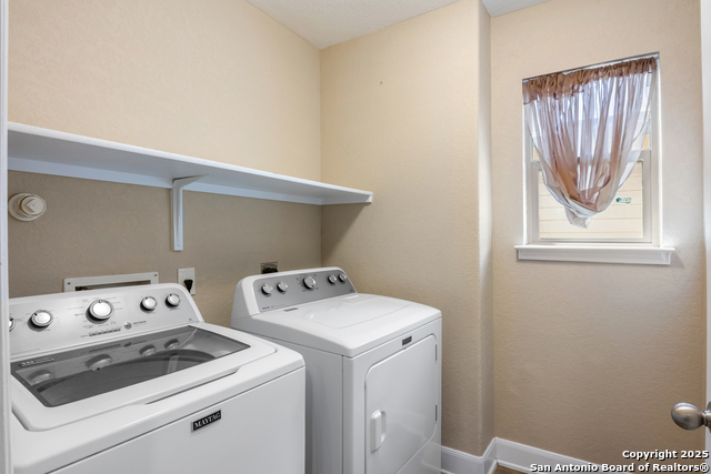 Image 33 of 50 For 13050 Geyser Peak