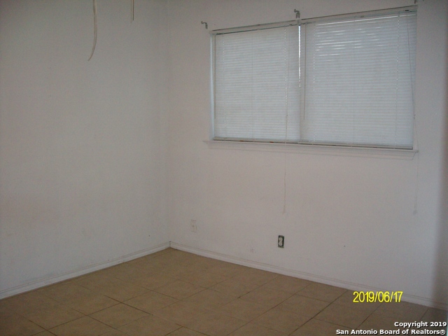 Image 8 of 11 For 8451 Cranberry Hill 2