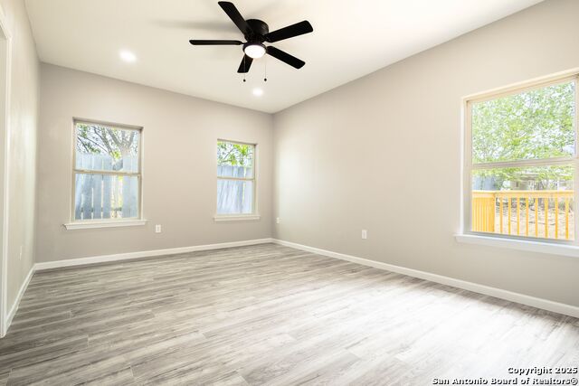 Image 16 of 25 For 908 Plum