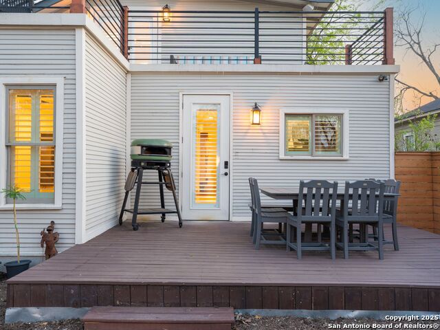 Image 29 of 37 For 437 Devine Street