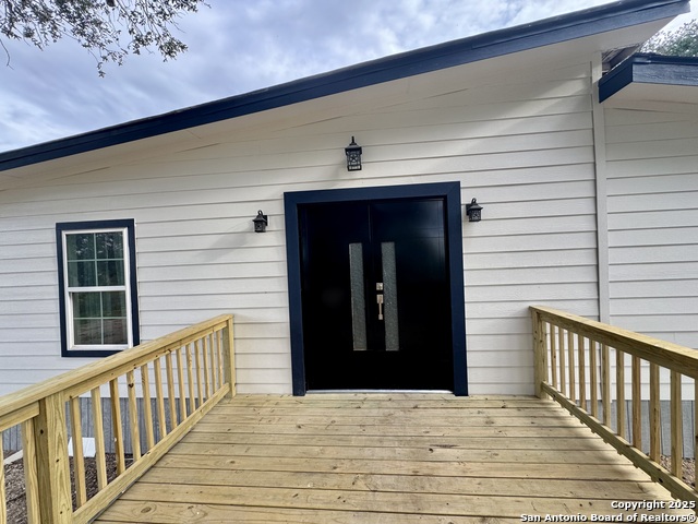 Image 2 of 16 For 1200 Red Gate