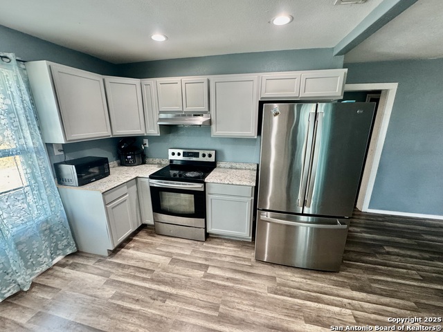 Image 3 of 16 For 1200 Red Gate