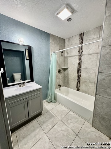 Image 7 of 16 For 1200 Red Gate