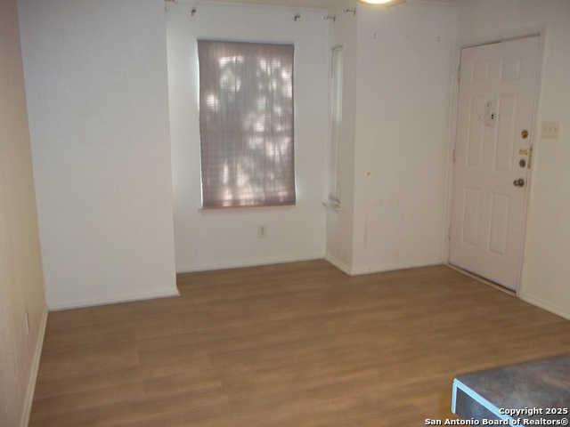 Image 2 of 14 For 4803 Hamilton Wolfe Rd  811