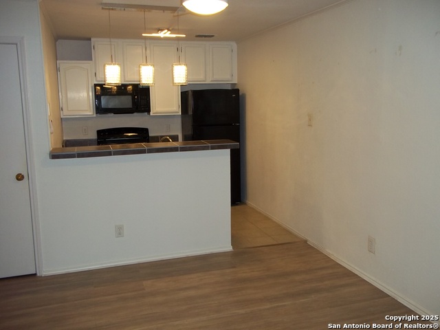 Image 3 of 14 For 4803 Hamilton Wolfe Rd  811