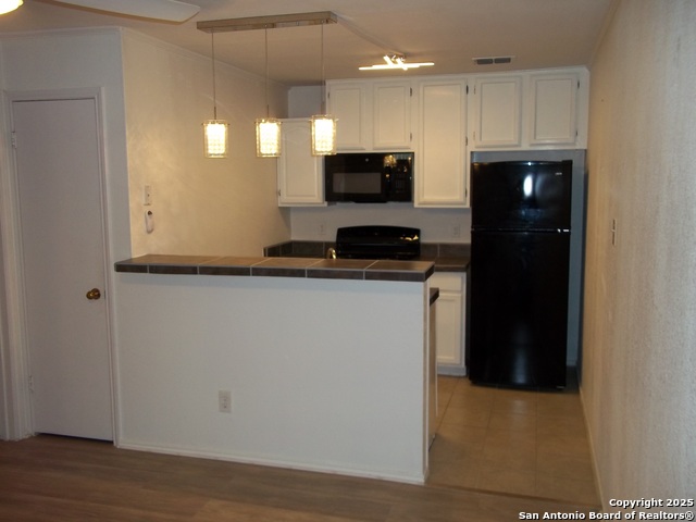 Image 4 of 14 For 4803 Hamilton Wolfe Rd  811